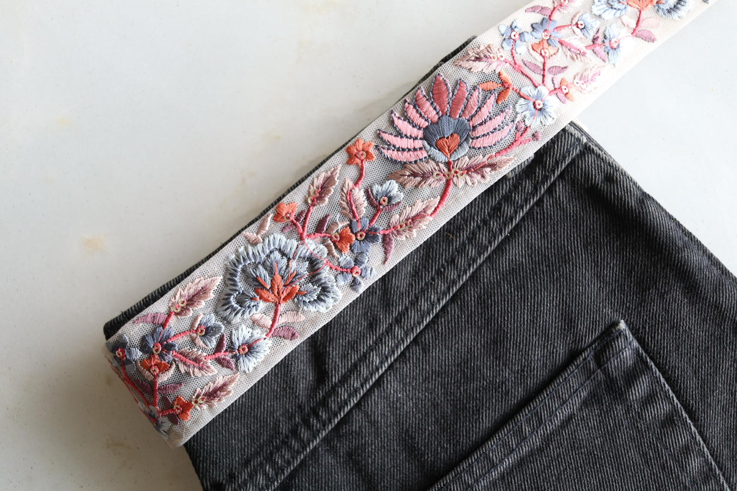 Pink Blue Floral Embroidered Trim, Net Floral Border, Pink Peach Floral Net Lace, Indian Fabric Trim, Saree Border, インド刺繍リボン, Price/mtr