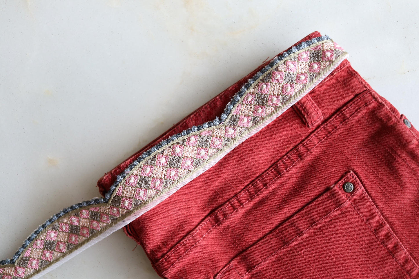 Floral Scallop Embroidered Net Trim, Grey Pink Border, Cutwork Floral Net Lace, Indian Fabric Trim, Saree Border, インド刺繍リボン, Price/mtr