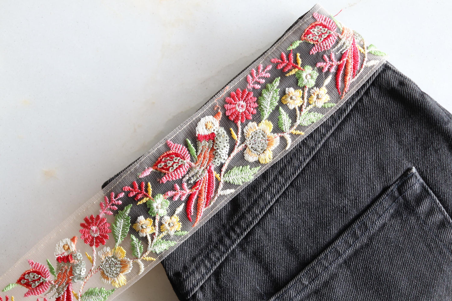 Pink Floral Parrot Embroidered Trim, Pink White Floral Bird Net Lace, Indian Fabric Trim, Floral Saree Border, インド刺繍リボン, Price/mtr