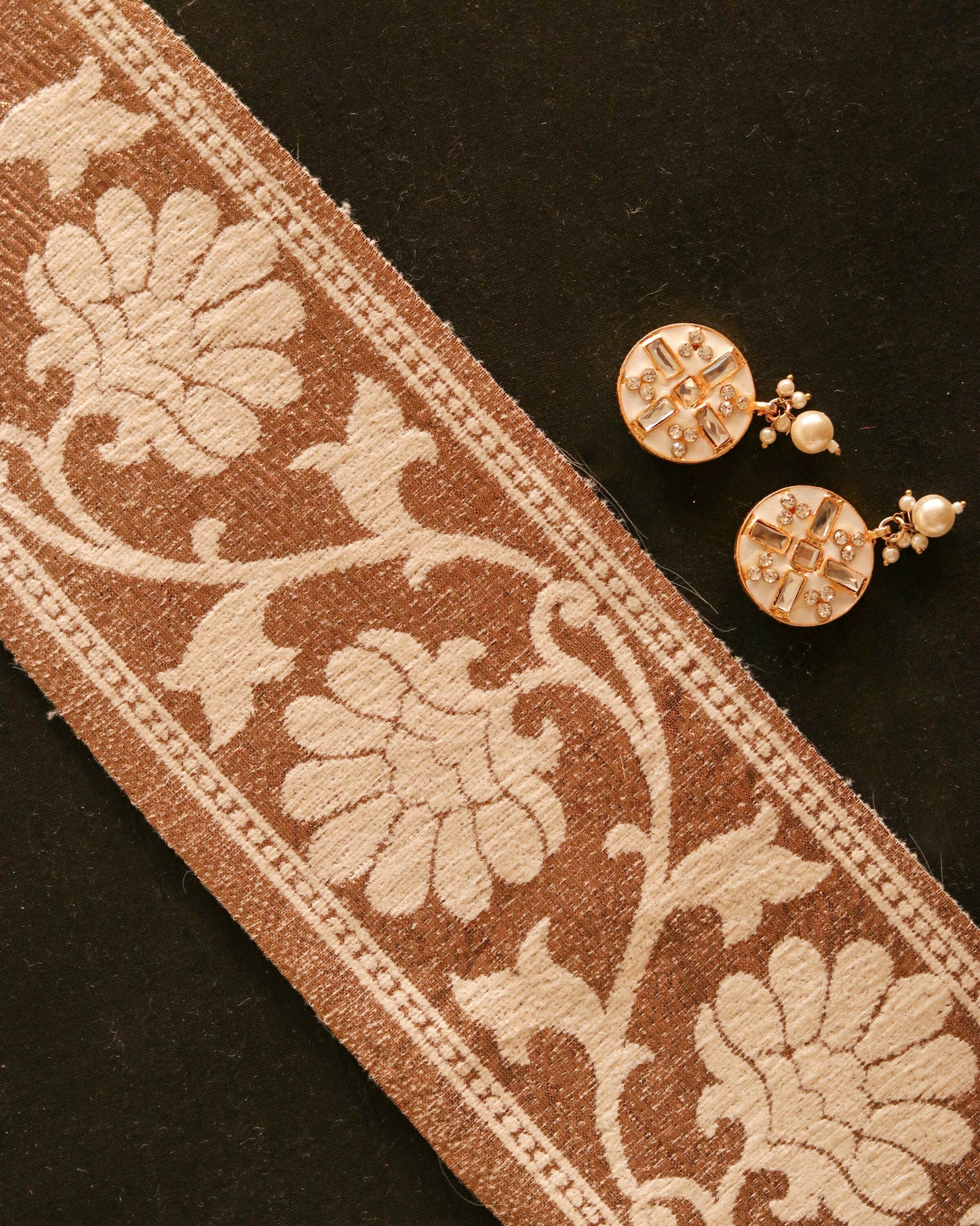 White Gold Floral Brocade Trim, White Gold Floral Border, White Gold Floral Lace, White Brocade Border, Saree Border, Indian Trim, 50 cm