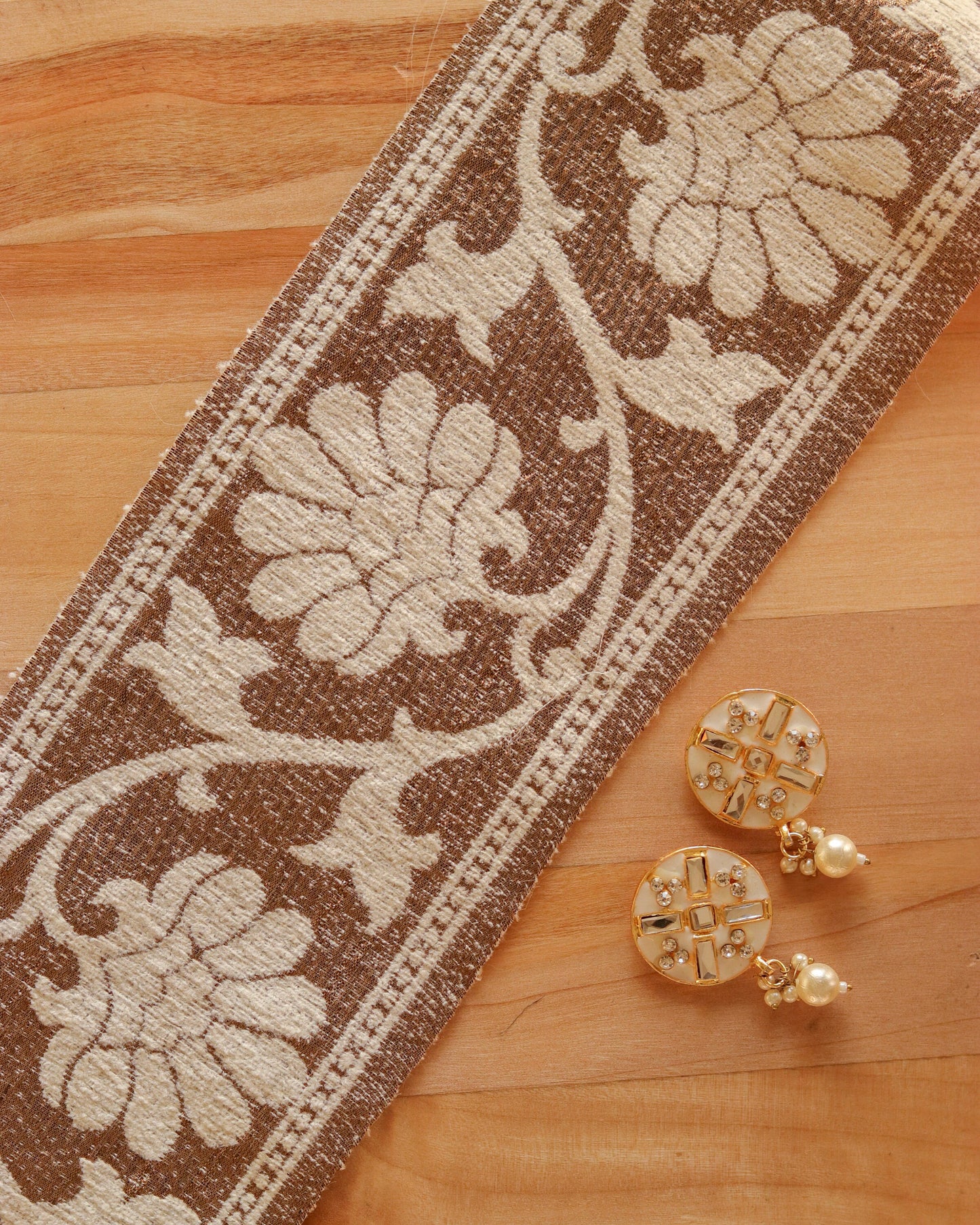 White Gold Floral Brocade Trim, White Gold Floral Border, White Gold Floral Lace, White Brocade Border, Saree Border, Indian Trim, 50 cm