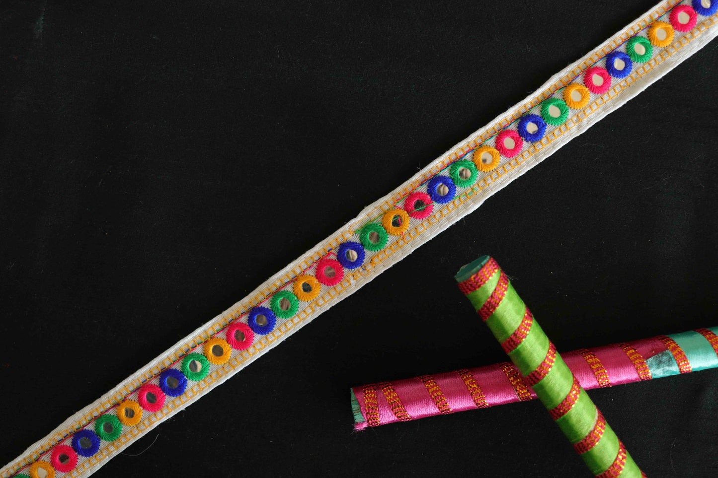 White Mirror Embroidered Kutchi Trim,Indian Embroidered Border,White Faux Mirror Lace,Tribal Boho Hippie Saree Border,Price/mtr