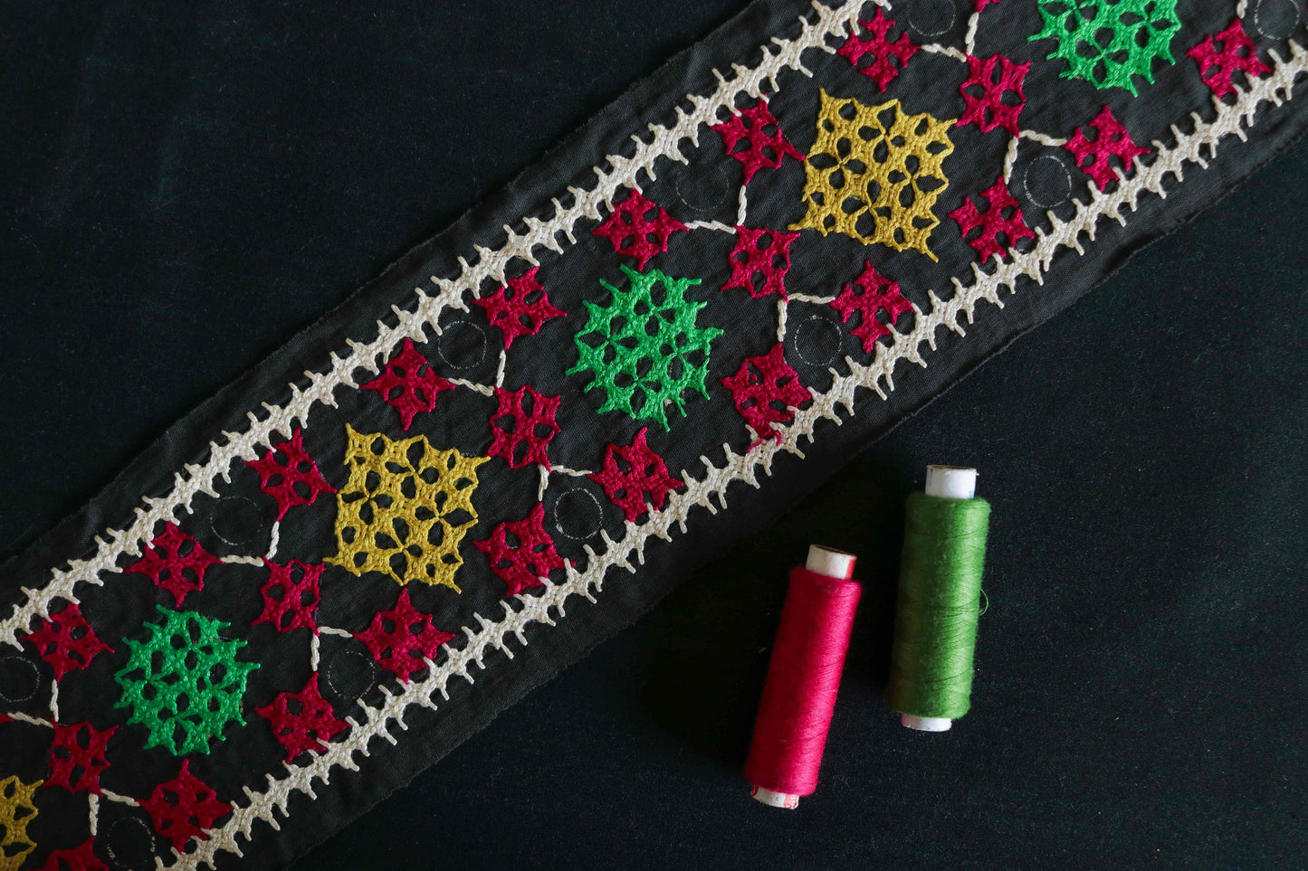 Black Red Embroidered Kutchi Trim, Indian Handmade Border, Black Multicolour Checks Lace, Tribal Boho Hippie Saree Border, 50 cm, CL