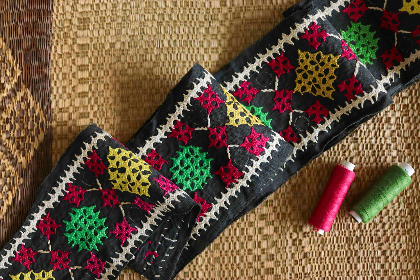 Black Red Embroidered Kutchi Trim, Indian Handmade Border, Black Multicolour Checks Lace, Tribal Boho Hippie Saree Border, 50 cm, CL