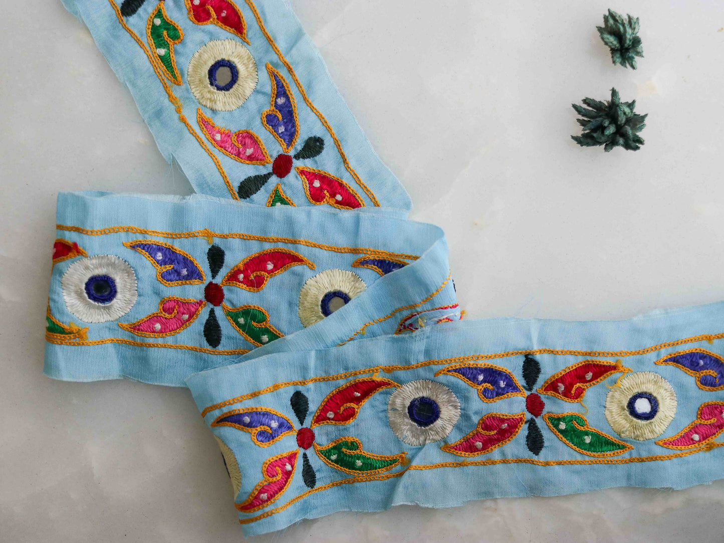 Blue Floral Kutchi Embroidered Trim,Indian Fabric Embroidered Border,Blue White Floral Lace,Floral Saree Border,Price/mtr