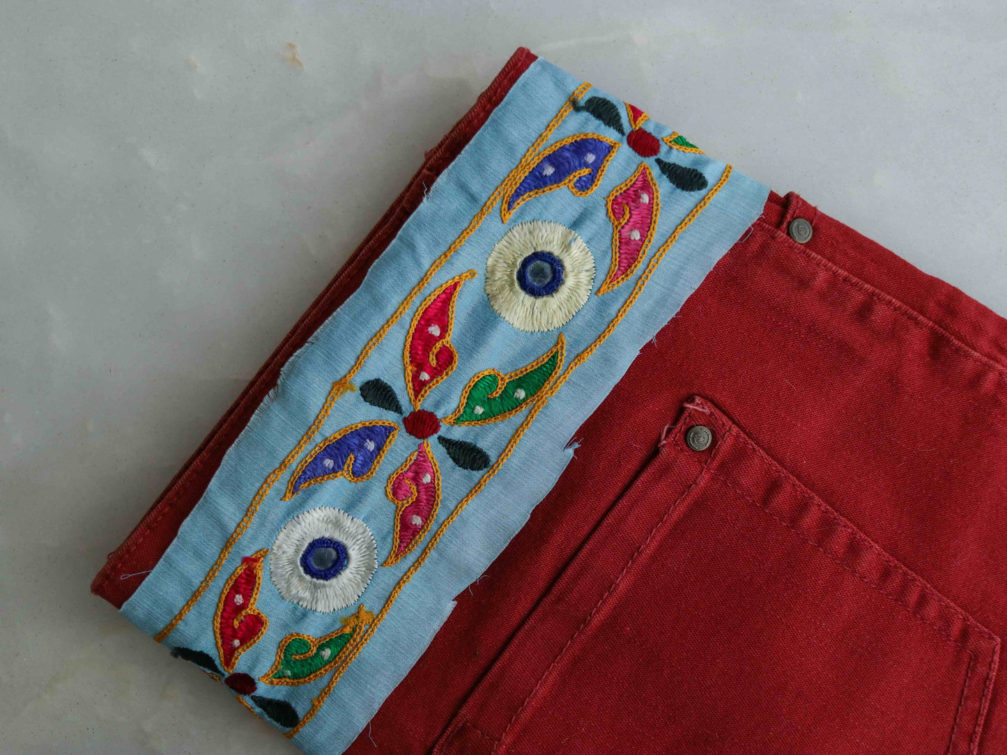 Blue Floral Kutchi Embroidered Trim,Indian Fabric Embroidered Border,Blue White Floral Lace,Floral Saree Border,Price/mtr