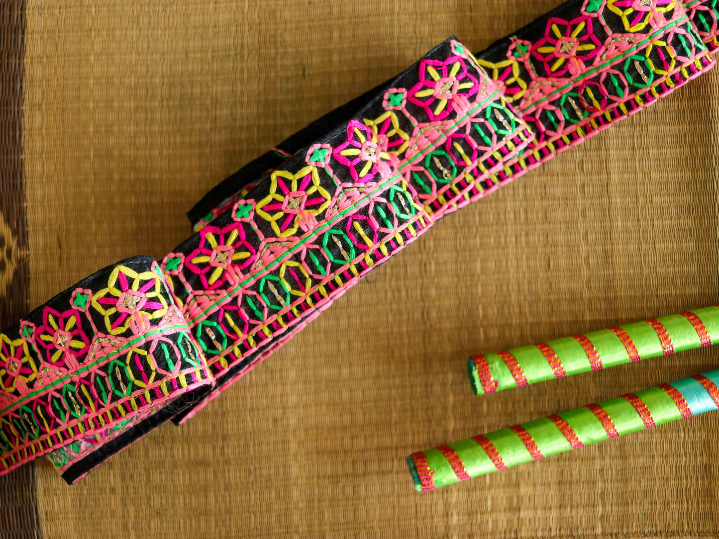 Black Pink Embroidered Kutchi Trim,Indian Embroidered Border,Black Pink Floral Lace,Tribal Boho Hippie Saree Border,Price/mtr