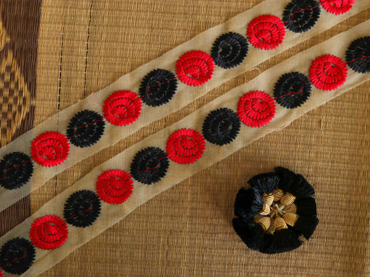 Black Red Floral Phulkari Trim,Embroidered Trim,Indian Fabric Border,Floral Black Red Net Lace,Boho Red Floral Saree Border,Price/mtr