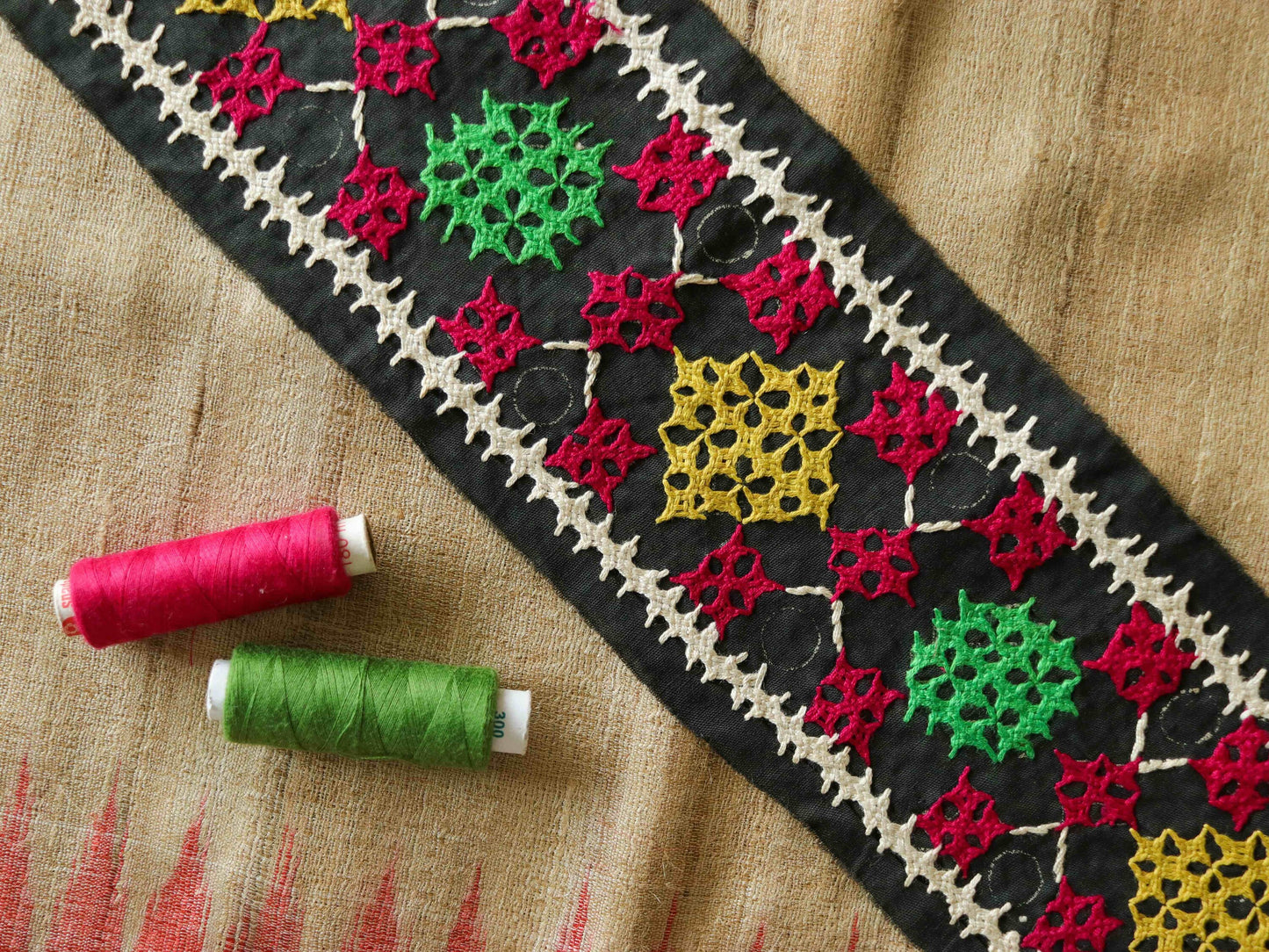 Black Red Embroidered Kutchi Trim, Indian Handmade Border, Black Multicolour Checks Lace, Tribal Boho Hippie Saree Border, 50 cm, CL