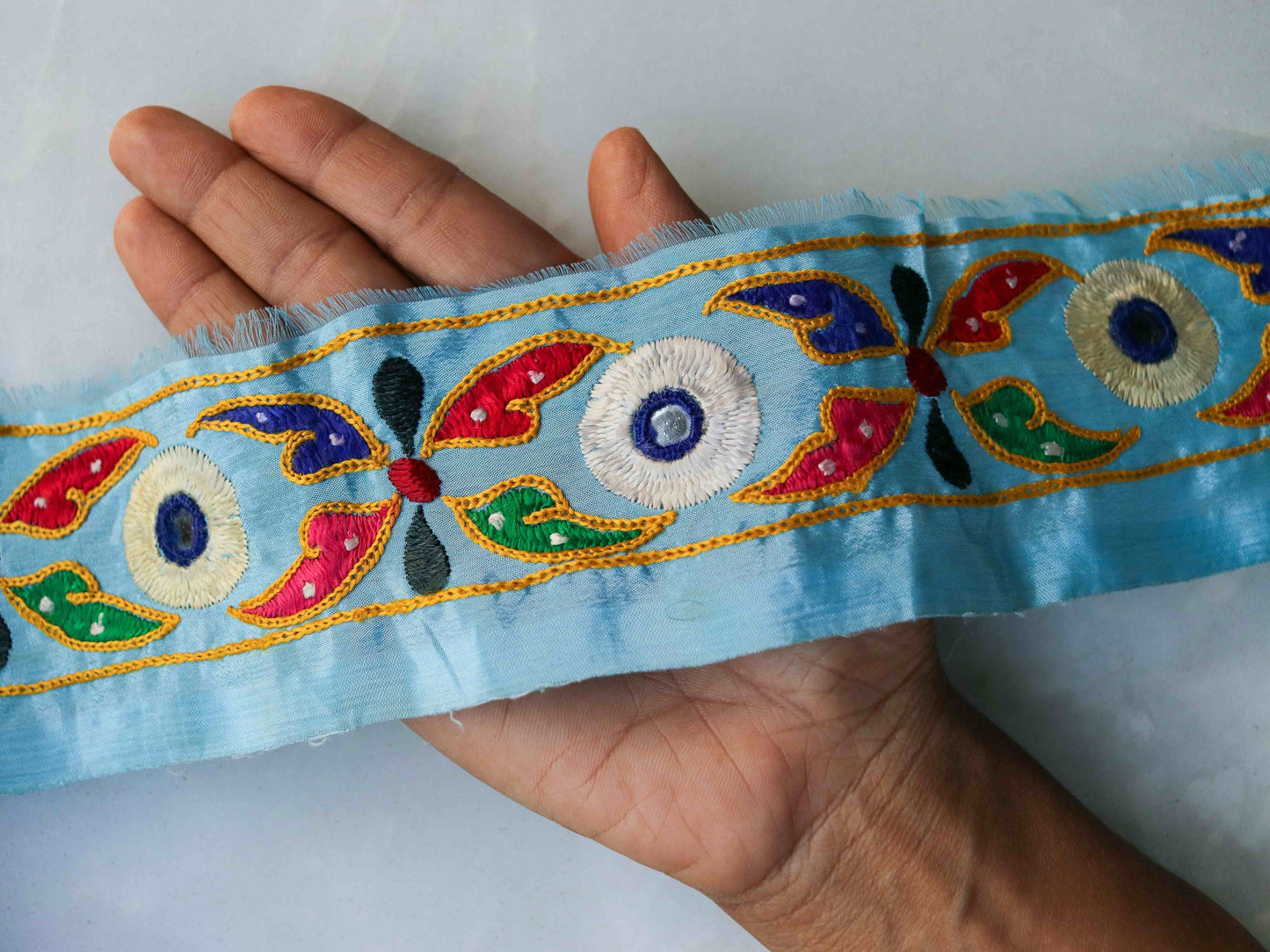 Blue Floral Kutchi Embroidered Trim,Indian Fabric Embroidered Border,Blue White Floral Lace,Floral Saree Border,Price/mtr