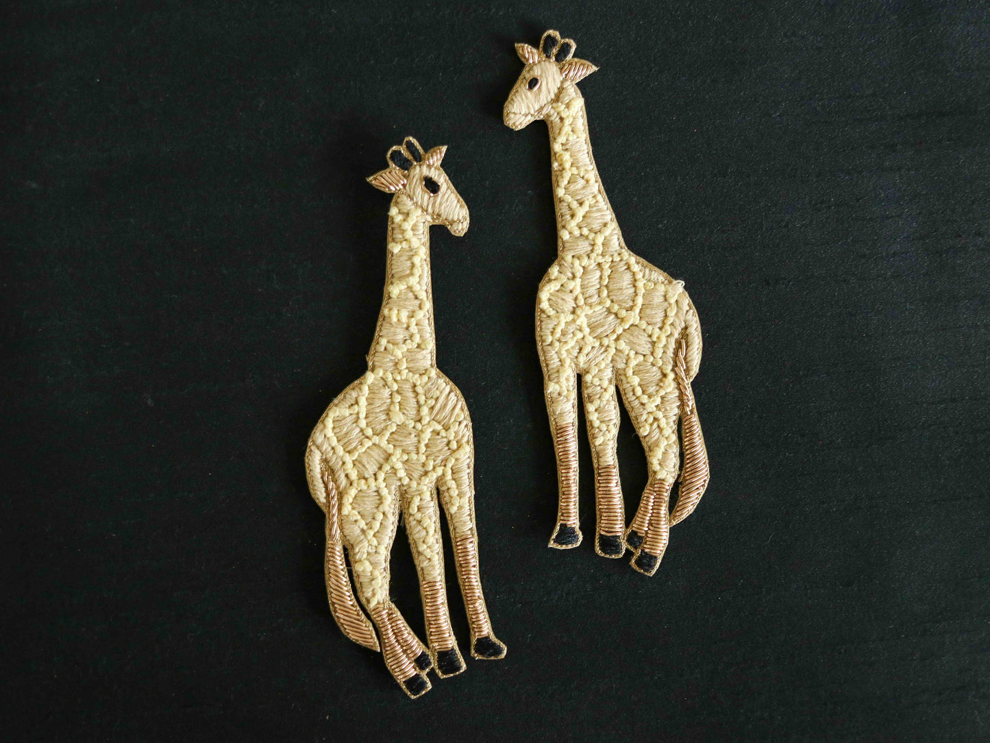 Quirky Beige Giraffe Embroidered Patch,Handmade Giraffe applique,Boho Animal patch,Playful Animal Applique,Denim DIY Patch