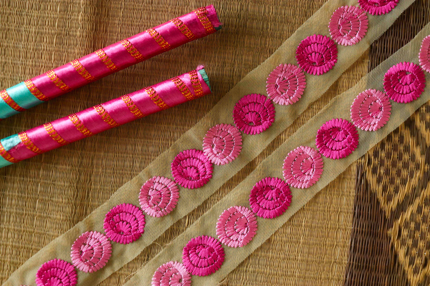 Pink Floral Embroidered Phulkari Trim,Indian Fabric Border,Floral Pink Net Lace,Boho Pink Floral Saree Border,Price/mtr
