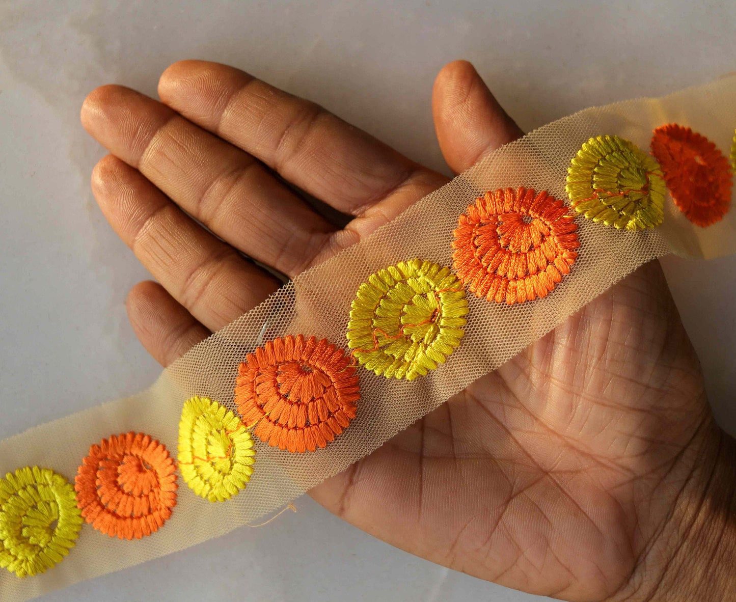 Orange Yellow Floral Phulkari Trim, Embroidered Trim, Indian Fabric Border, Floral Net Lace, Boho Floral Saree Border, インド刺繍リボン, Price/mtr