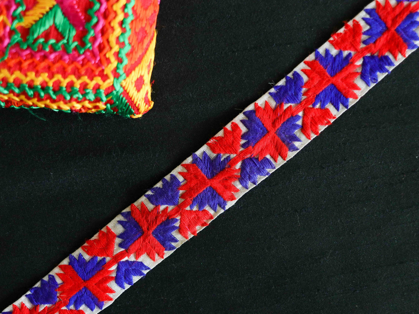 Red Blue Floral Phulkari Trim,Embroidered Indian Border,Geometric Multicolour Lace,Boho Hippie Phulkari Saree Border,Price/mtr