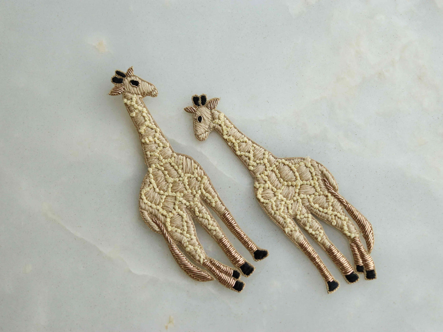 Quirky Beige Giraffe Embroidered Patch,Handmade Giraffe applique,Boho Animal patch,Playful Animal Applique,Denim DIY Patch