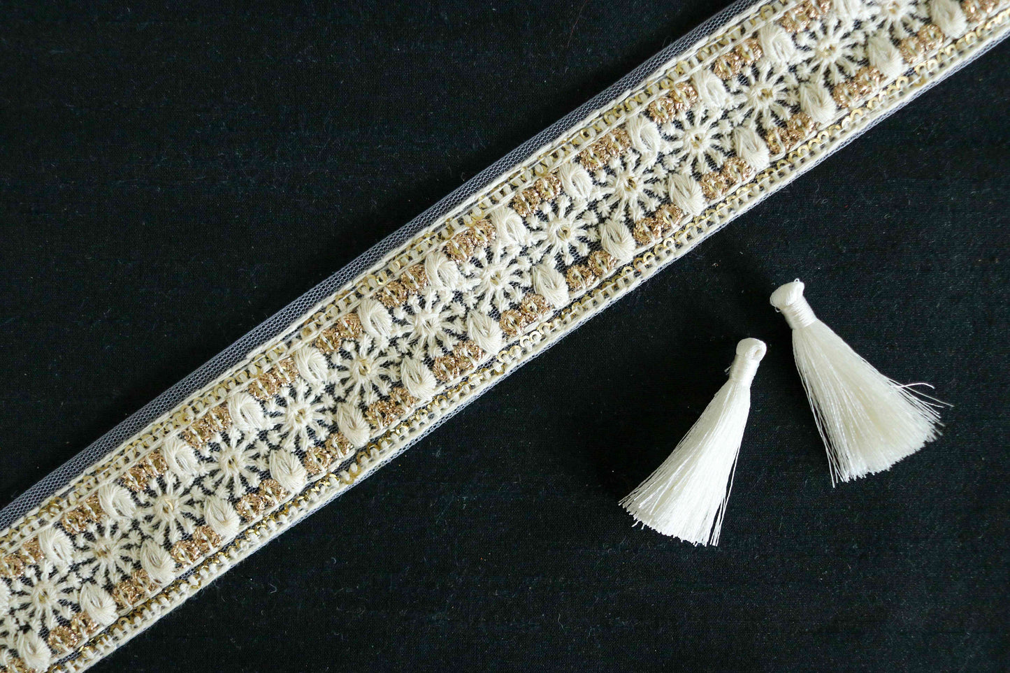 White Gold Floral Embroidered Trim,Indian Fabric Net Sequins Border,White Sequins Lace,White Gold Saree Border,Price/mtr