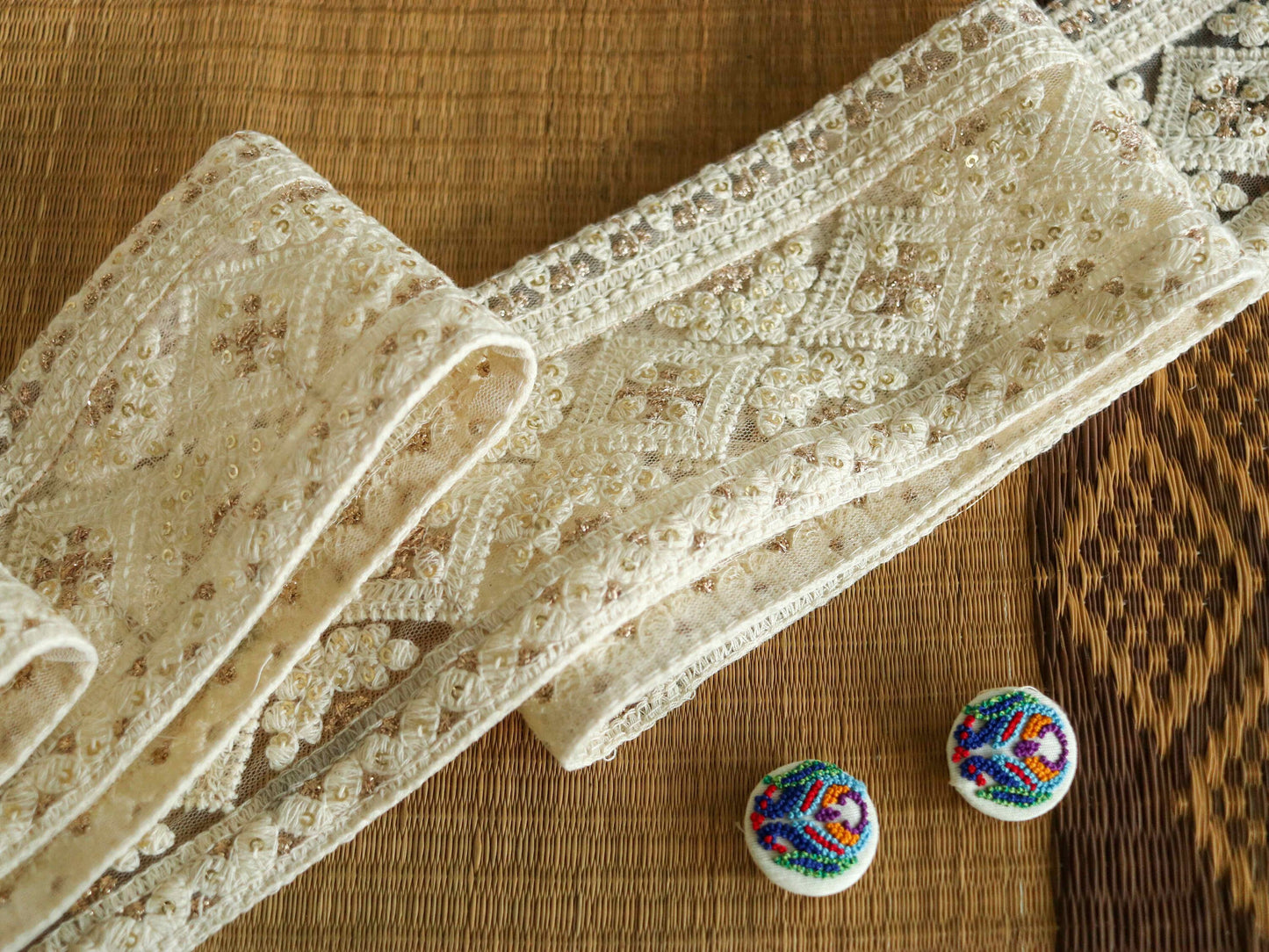 White Gold Floral Embroidered Trim, Indian Fabric Net Sequins Border, White Sequins Lace, White Gold Saree Border, 60 cm