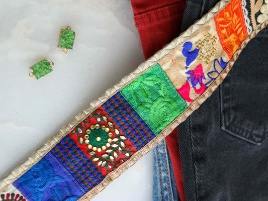 Boho Beige Patchwork Embroidered Trim,Upcycled Embroidered Lace,Beige Gold Floral Border,Indian Patchwork Khichdi Saree Border,Price/mt