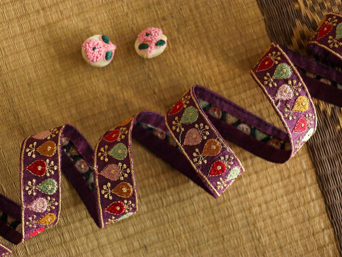 Plum Gold Teardrop Embroidered Trim, Multicolour Teardrop Border, Indian Floral Lace,Plum Pink Gold Lace, Plum Saree Border, Price/mt, CL