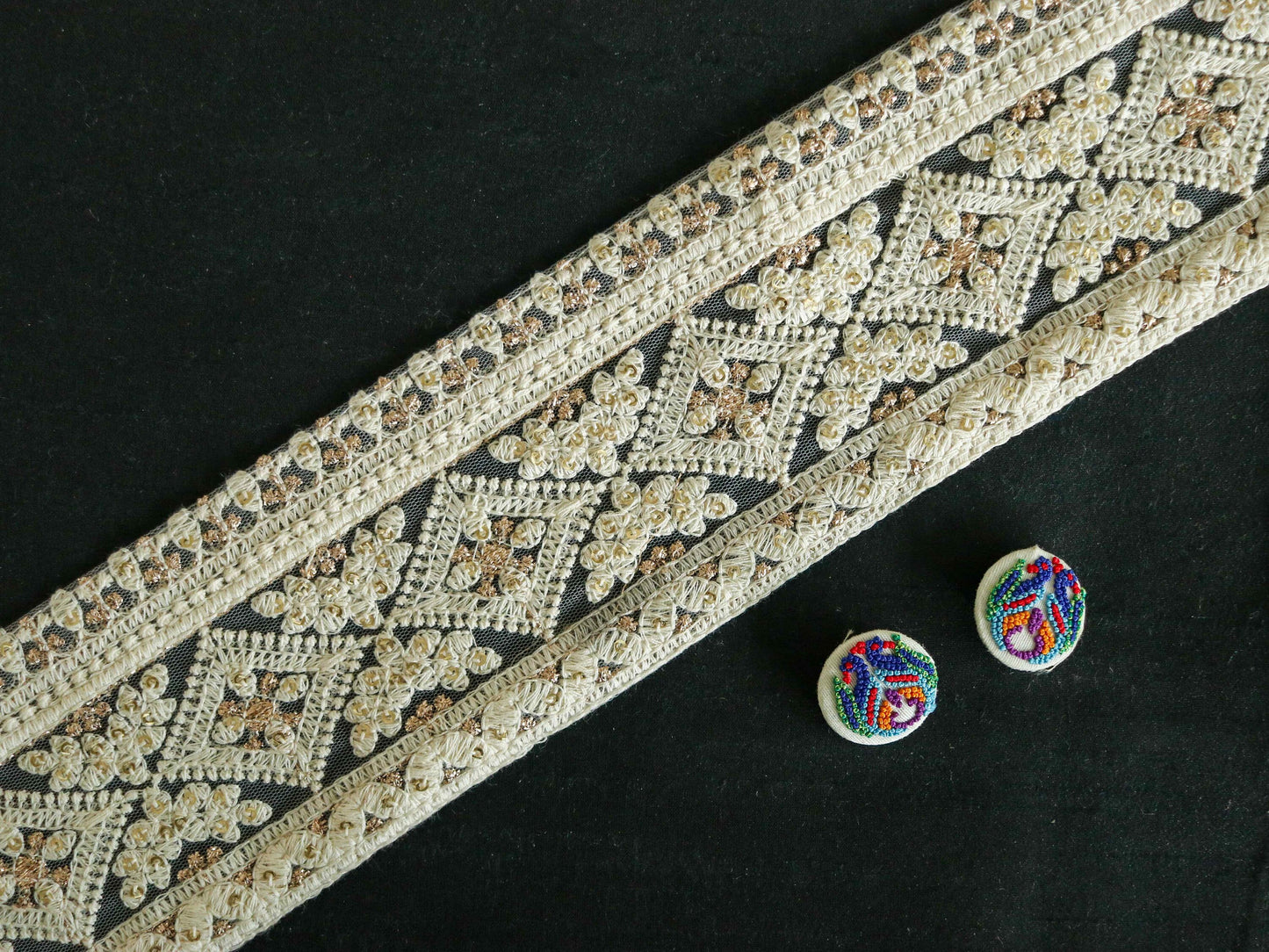 White Gold Floral Embroidered Trim, Indian Fabric Net Sequins Border, White Sequins Lace, White Gold Saree Border, 60 cm