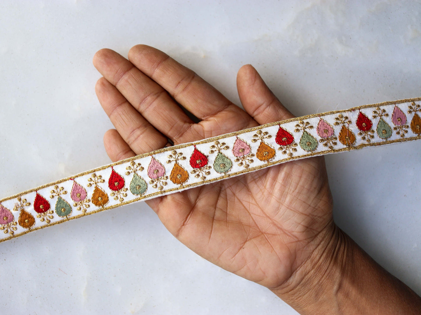 White Gold Teardrop Embroidered Trim,Multicolour Teardrop Border,Indian Floral Lace,White Pink Gold Lace,White Saree Border,Price/mtr
