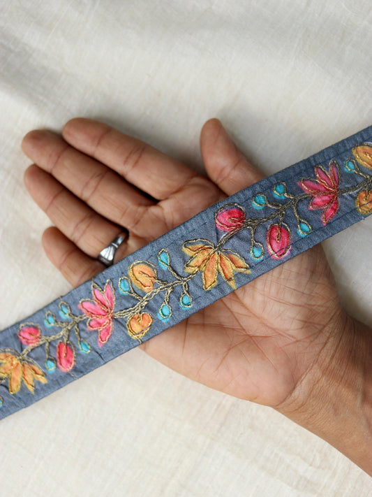 Grey Floral Digital Print Trim, Grey Pink Printed Border, Boho Floral Digital Print Lace, Floral Saree Border, インド刺繍リボン, Price/mtr