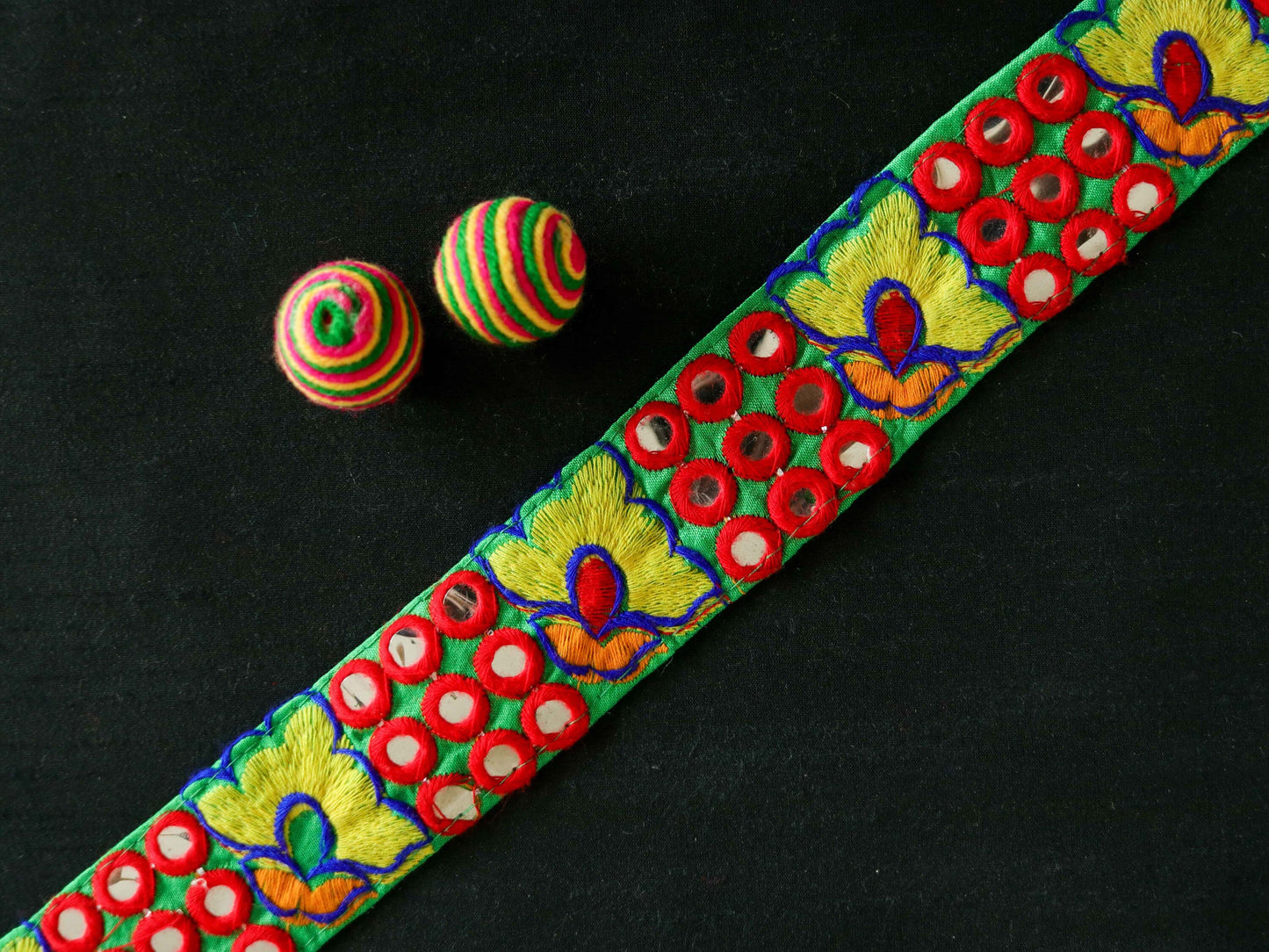 Multicolour Floral Embroidered Kutchi Trim, Indian Mirror Border, Red Green Mirror Lace, Tribal Boho Hippie Saree Border, Price/mtr