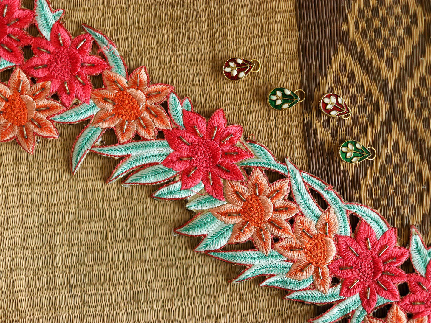 Pink Peach Floral Cutwork Trim,Floral Embroidered Border,Pink Peach Floral Cutwork Lace,Floral Saree Border,Price/mtr