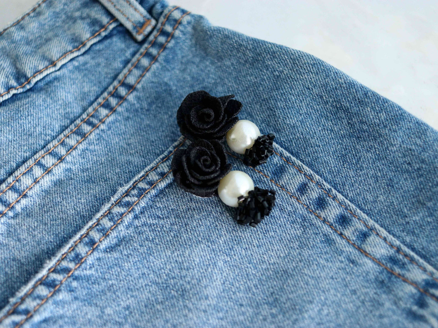 Black White Floral Beaded Buttons,Handmade Black White Floral Fabric Buttons,Floral Charms,Jacket Tote Bag Sherwani Buttons,2 pcs