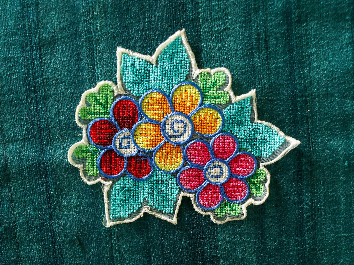 White Multicolour Floral embroidered patch,Cross stitch Floral bouquet applique, Colourful fabric patch,Quirky Boho DIY Floral Patch