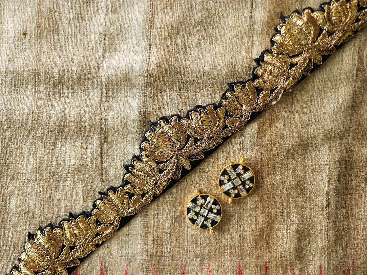 Black Gold Floral Cutwork Trim,Floral Embroidered Border,Indian Fabric Trim,Black Floral Cutwork Lace,Black Saree Border,Price/mtr