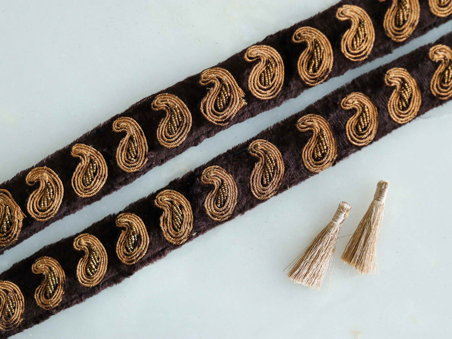 Brown Gold Paisley Velvet Trim,Embroidered Handmade Border,Vintage Old Gold Pitta Lace,Brown Saree Border,Indian Fabric Trim,Price/mtr