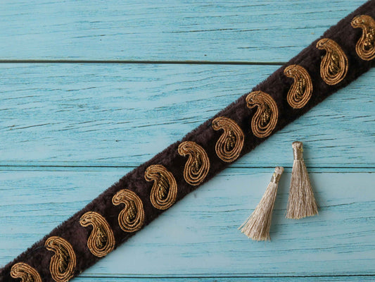 Brown Gold Paisley Velvet Trim,Embroidered Handmade Border,Vintage Old Gold Pitta Lace,Brown Saree Border,Indian Fabric Trim,Price/mtr