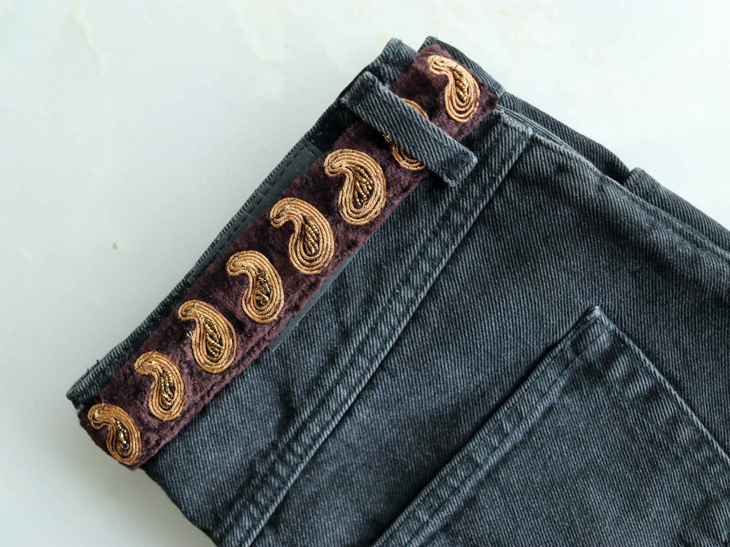 Brown Gold Paisley Velvet Trim,Embroidered Handmade Border,Vintage Old Gold Pitta Lace,Brown Saree Border,Indian Fabric Trim,Price/mtr