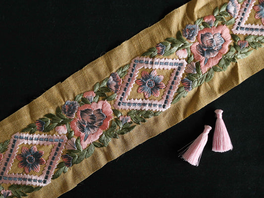 Beige Pink Floral Embroidered Trim,Indian Kashmiri Border,Beige Pink Rose Floral Lace,Pink Grey Saree Border,Price/mtr