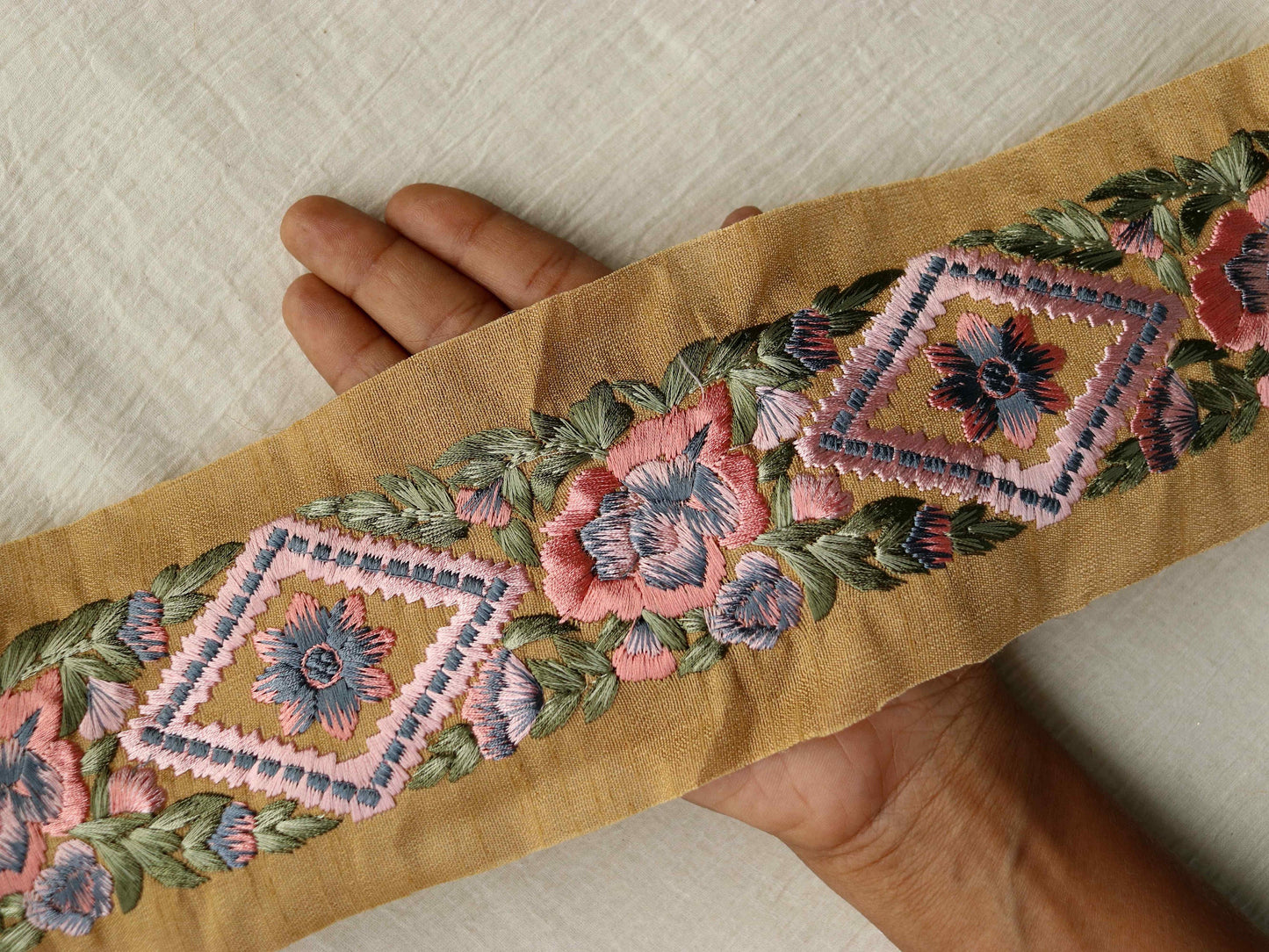 Beige Pink Floral Embroidered Trim,Indian Kashmiri Border,Beige Pink Rose Floral Lace,Pink Grey Saree Border,Price/mtr