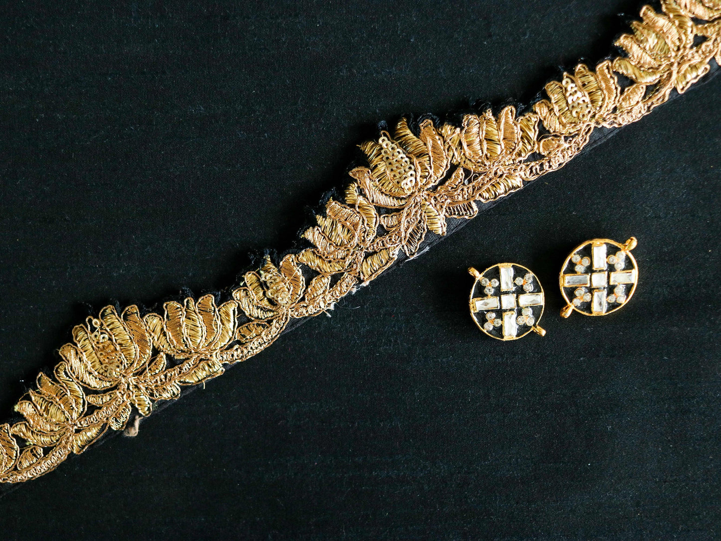 Black Gold Floral Cutwork Trim,Floral Embroidered Border,Indian Fabric Trim,Black Floral Cutwork Lace,Black Saree Border,Price/mtr