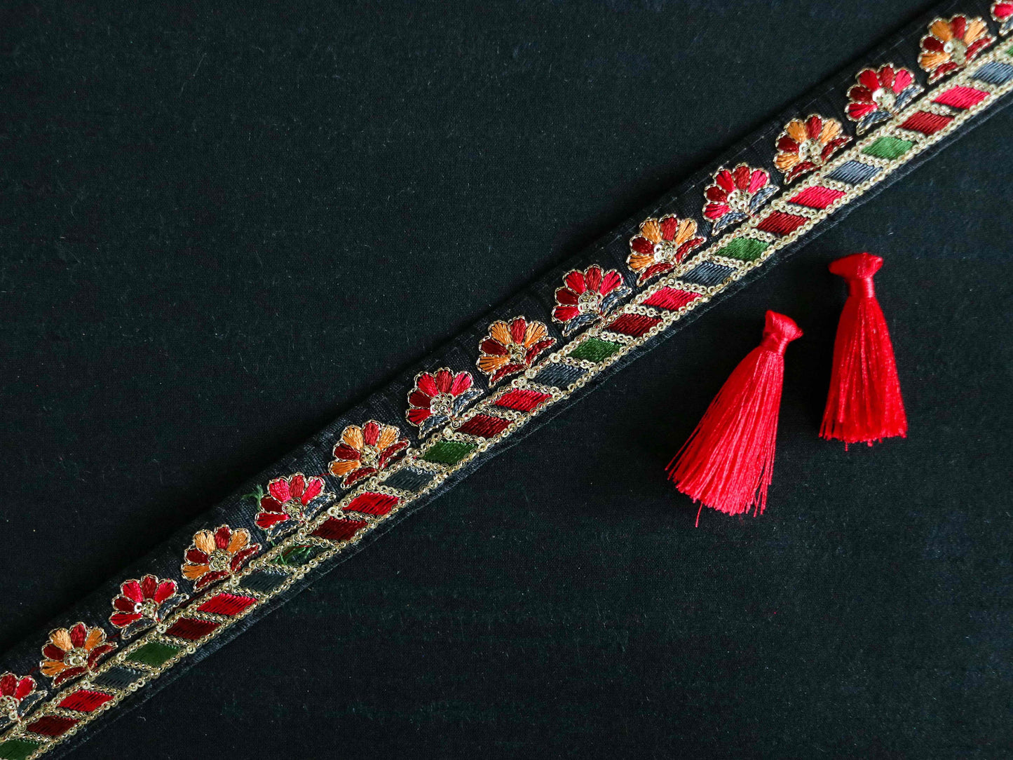Black Colourful Floral Embroidered Trim,Indian Fabric Embroidered Border,Black Pink Red Floral Lace,Floral Saree Border,Price/mtr