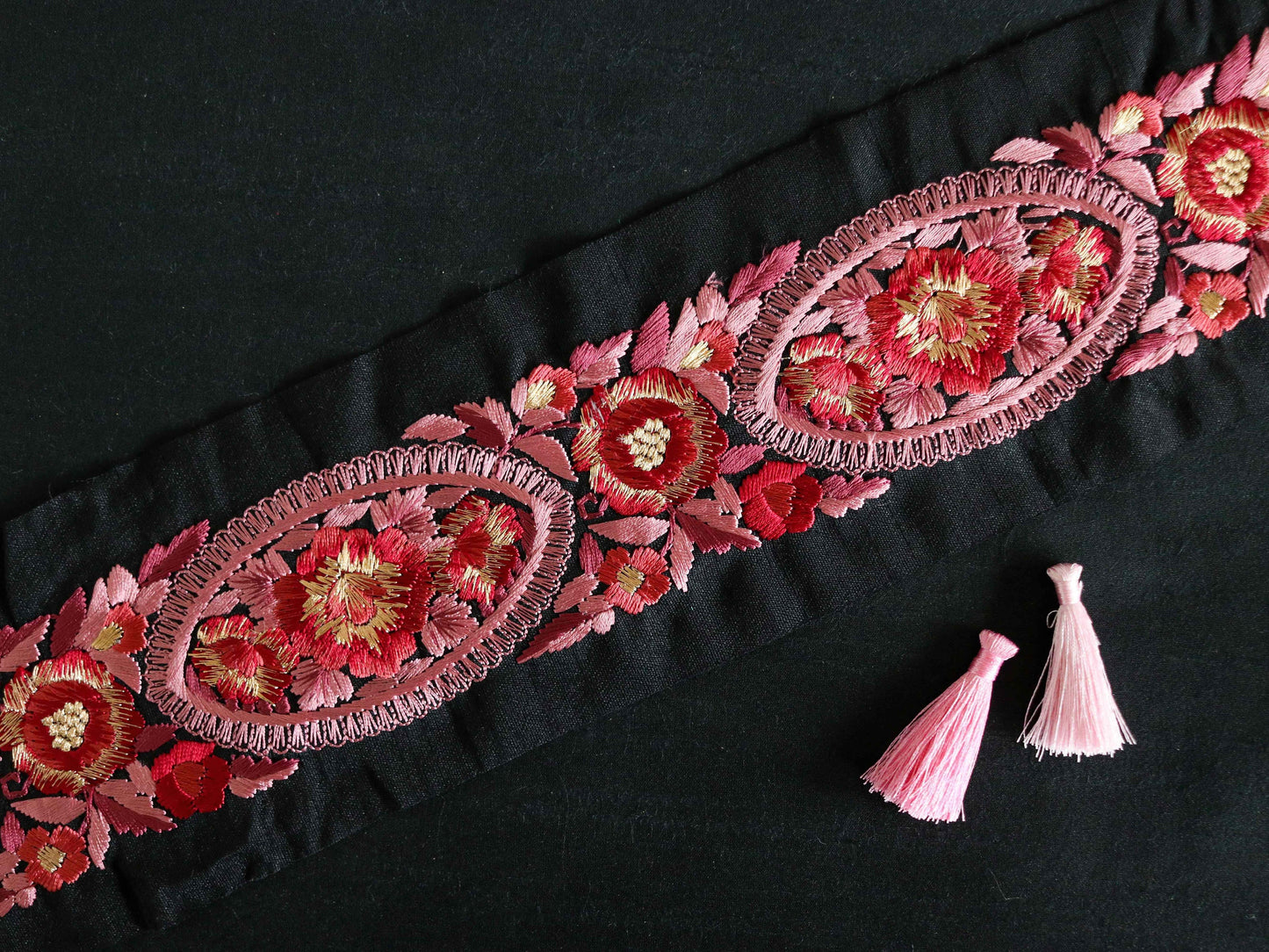 Black Pink Floral Embroidered Trim,Indian Kashmiri Border,Black Pink Rose Floral Lace,Black Pink Saree Border,Price/mtr