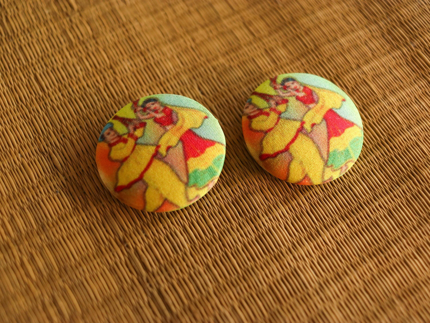 Indian Couple Printed Fabric Button,Handmade Digital Print Button Charm,Dancing Couple Button,Sherwani Kurta Button,Tribal Button,2 pcs