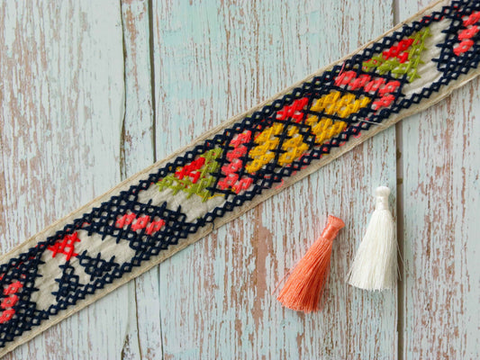 White Black Checks Embroidered Trim,Cross Stitch Embroidery,White Cross Stitch Border,Boho Rustic Checks Lace,Indian Fabric Trim,Price/mtr