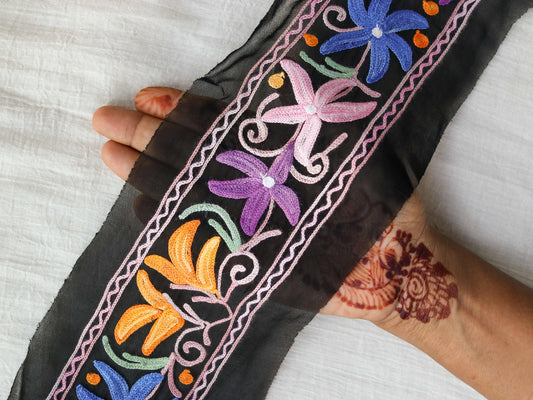 Black Pink Floral Embroidered Trim, Black Pastel Chiffon Kashmiri Border, Floral Lace, Indian Fabric Trim Saree Border,インド刺繍リボン, Price/mtr