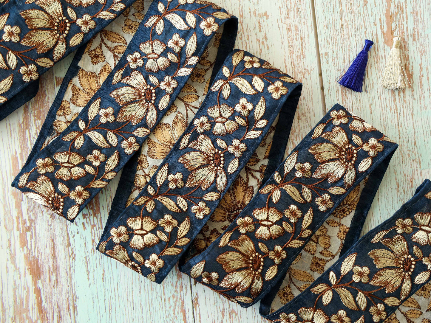 Blue Beige Floral Embroidered Trim,Vintage Blue Floral Border,Blue Floral Lace,Indian Fabric Trim,Floral Saree Border,Price/mtr