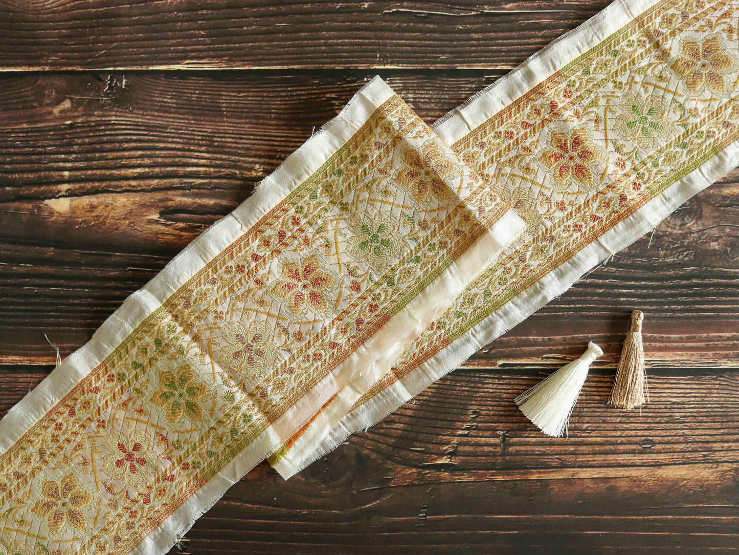 White Gold Floral Banarasi Trim,Brocade Silk Border,Indian Brocade Lace,Banarasi Saree Border,White Bridal Trim,Price/mtr