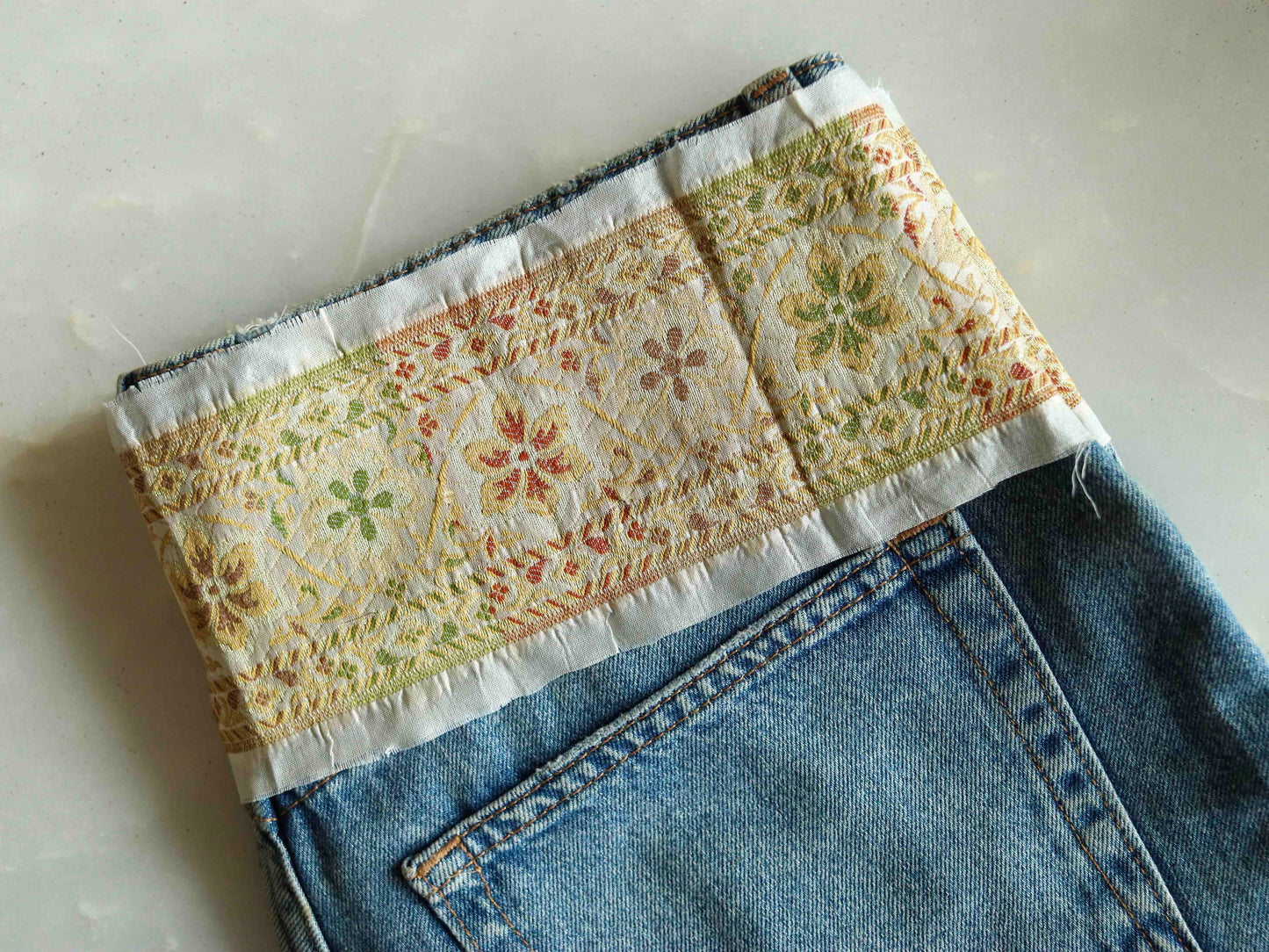 White Gold Floral Banarasi Trim,Brocade Silk Border,Indian Brocade Lace,Banarasi Saree Border,White Bridal Trim,Price/mtr