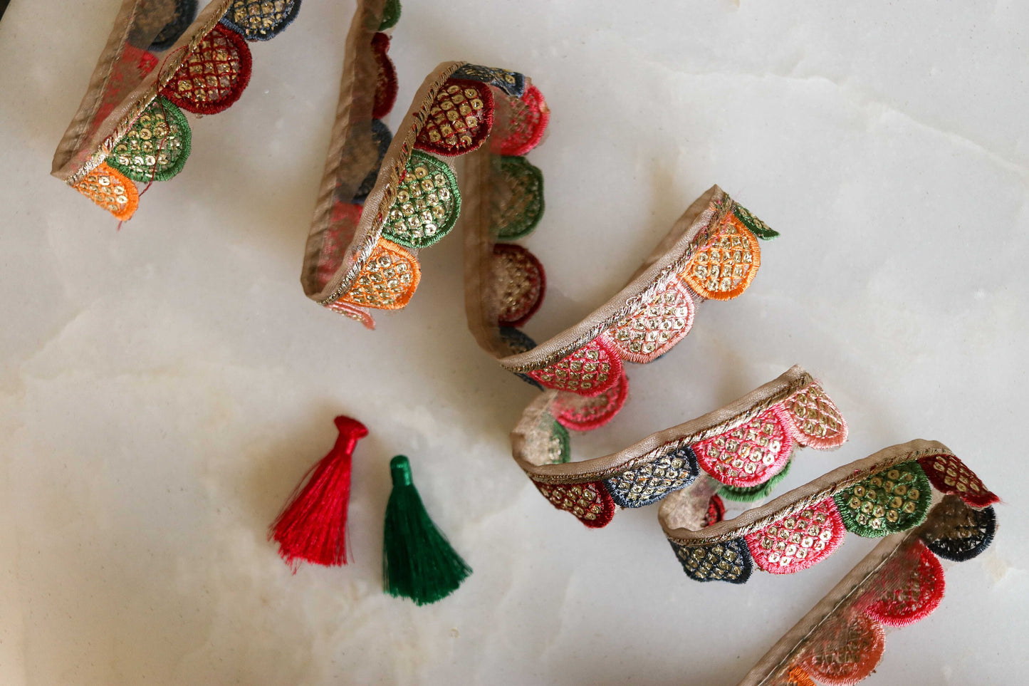 Thin Multicolour Embroidered Sequin Trim,Pink Red Green Gold Scallop Border,Bridal Designer Lace,Colourful Sequin Saree Border,Price/mtr, CL