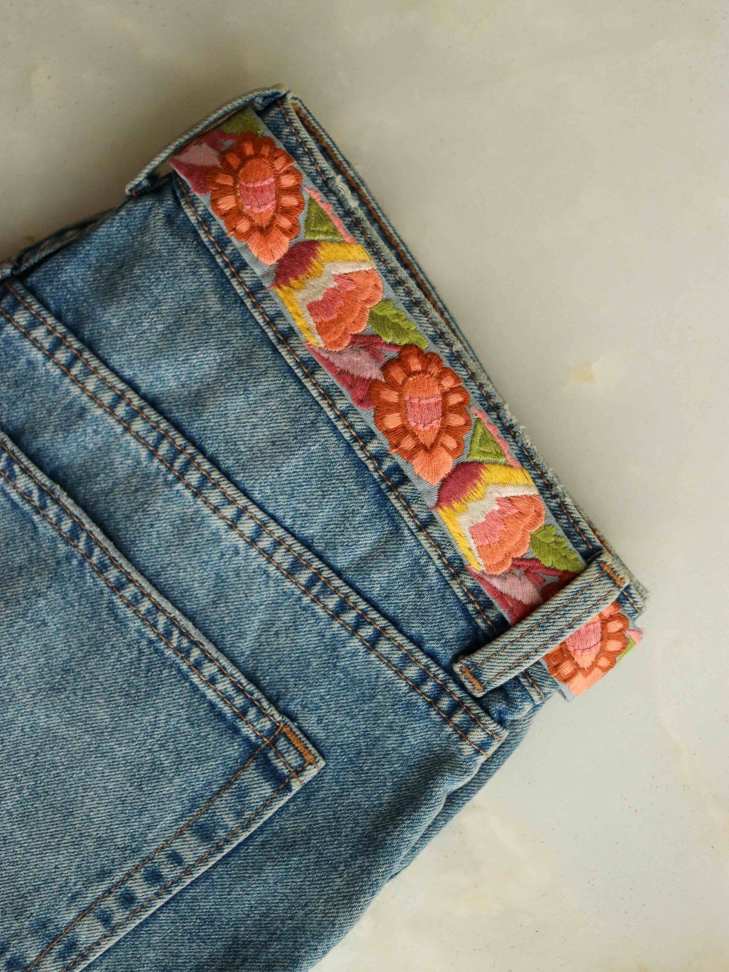 Peach Fuzz Floral Embroidered Trim,Indian Fabric Border,Peach Pink Floral Lace,Kashmiri Embroidery Floral Saree Border,Price/mtr, インド刺繍リボン