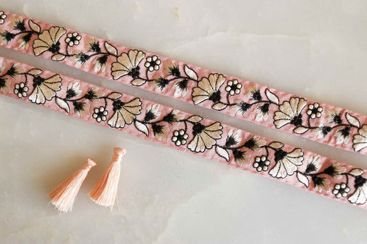 Pink White Floral Embroidered Trim,Vintage Pink Floral Border,Pink Floral Lace,Indian Fabric Trim,Floral Saree Border,Price/mtr