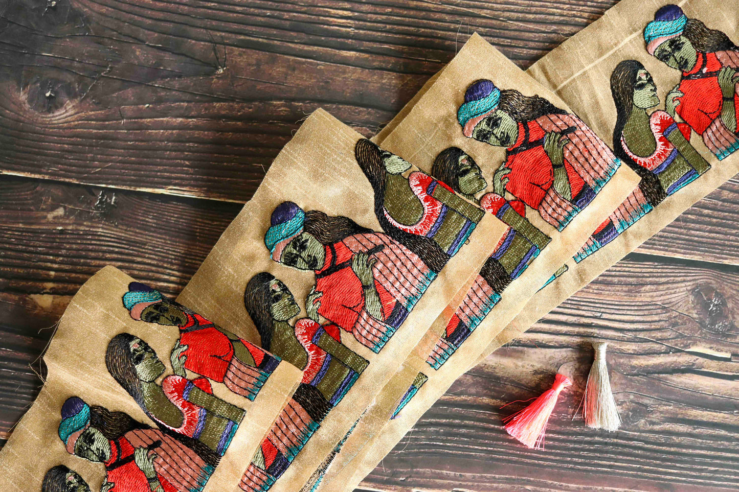 Quirky Indian Couple Embroidered Trim,Boho Human Border,Man Woman Embroidered Lace,Indian Fabric Trim,Quirky Saree Border,Price/mtr