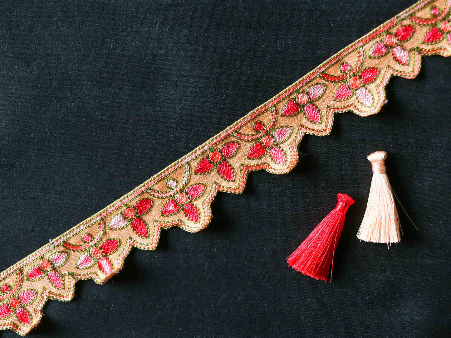 Peach Fuzz Floral Cutwork Trim,Embroidered Indian Kashmiri Border,Peach Pink Paisley Floral Lace,Peach Pink Floral Saree Border,Price/mtr